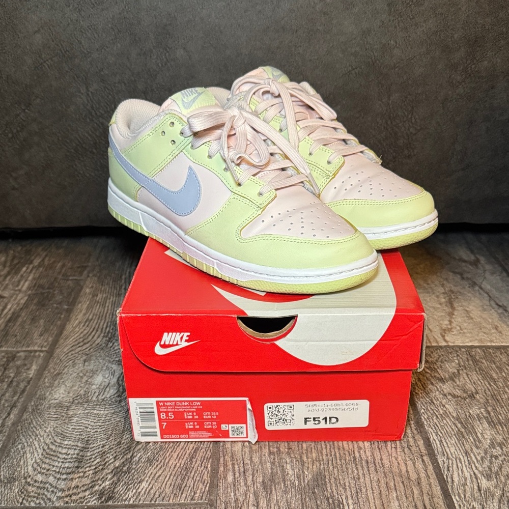 Nike Light Green and Soft Pink Sneakers